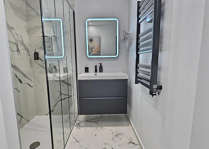 Appartement Vue Rivière, élégant T2, Neuf, Terrasse, Rdc *