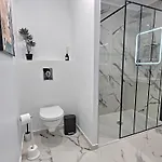 Vue Riviere, Elegant T2, Neuf, Terrasse, Rdc Apartman Gerde